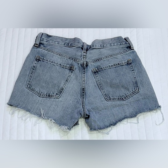 Old Navy Women's High-Waisted Slouchy Straight Blue Denim Shorts Sz 2 - Picture 9 of 9